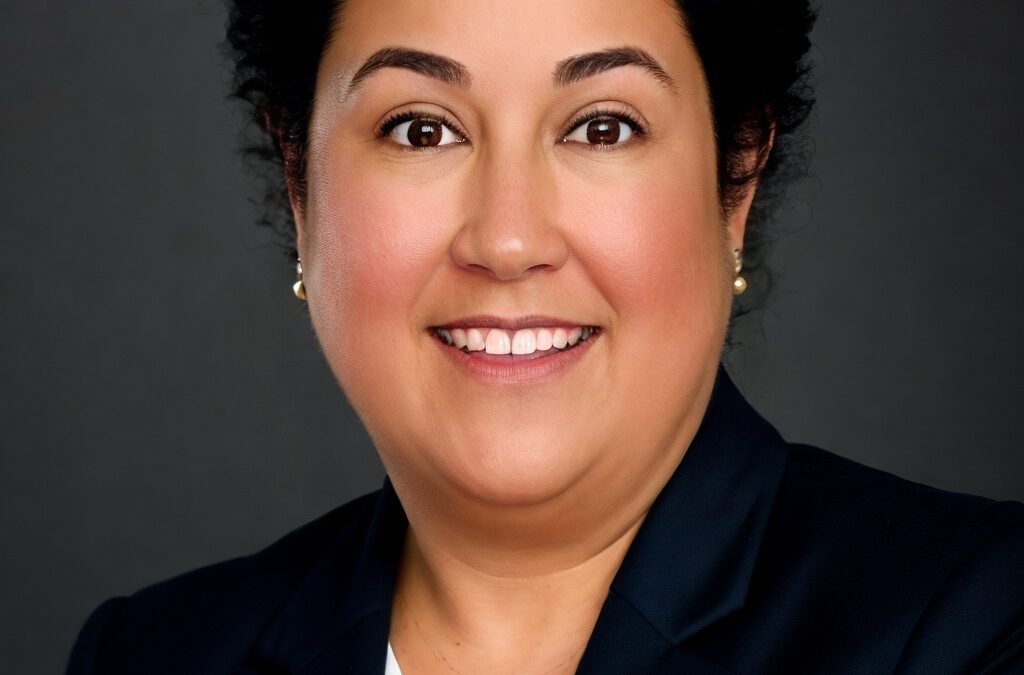 Larsen-Headshot